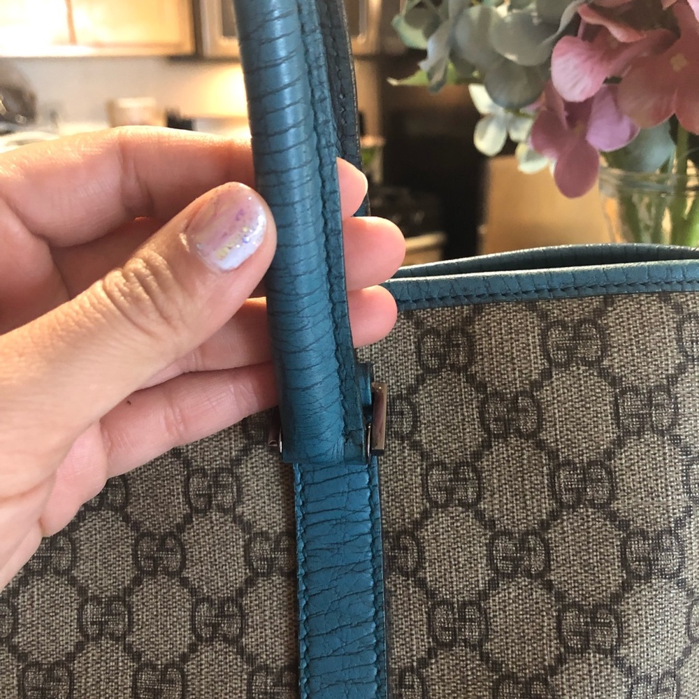 🚫SOLD🚫 Authentic Gucci GG Monogram Joy Tote - Picture 2 of 8